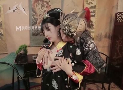 ชายหนุ่มได้กระตุ้นเพื่อนบ้านของเขาในตอนกลางคืนที่เต็มไปด้วยความหวาน