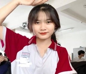 มีเพศสัมพันธ์กับชายสองคนด้วยหีสีชมพู