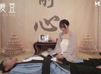 ในตอนกลางคืนฉันได้ยินเสียงหายใจของสาวเซ็กซี่ฉันไม่สามารถต้านทานและดึงเธอเข้าไปในอ้อมแขน