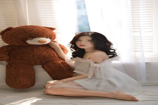 Vanna Bardot: ราชินีพนักงาน