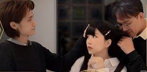 คนขับรถแท็กซี่เกลี้ยกล่อมสาวสวย