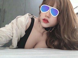 เนื้อสัตว์ของหญิงสาวชอบอย่างลับ ๆ ล่อ ๆ ในคืนที่มืดมิด